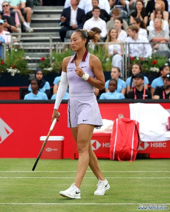 决胜盘1-4逆转!WTA伦敦站:郑钦文2-1凯斯勒 糊口首进草地赛八强 草地赛季开门红